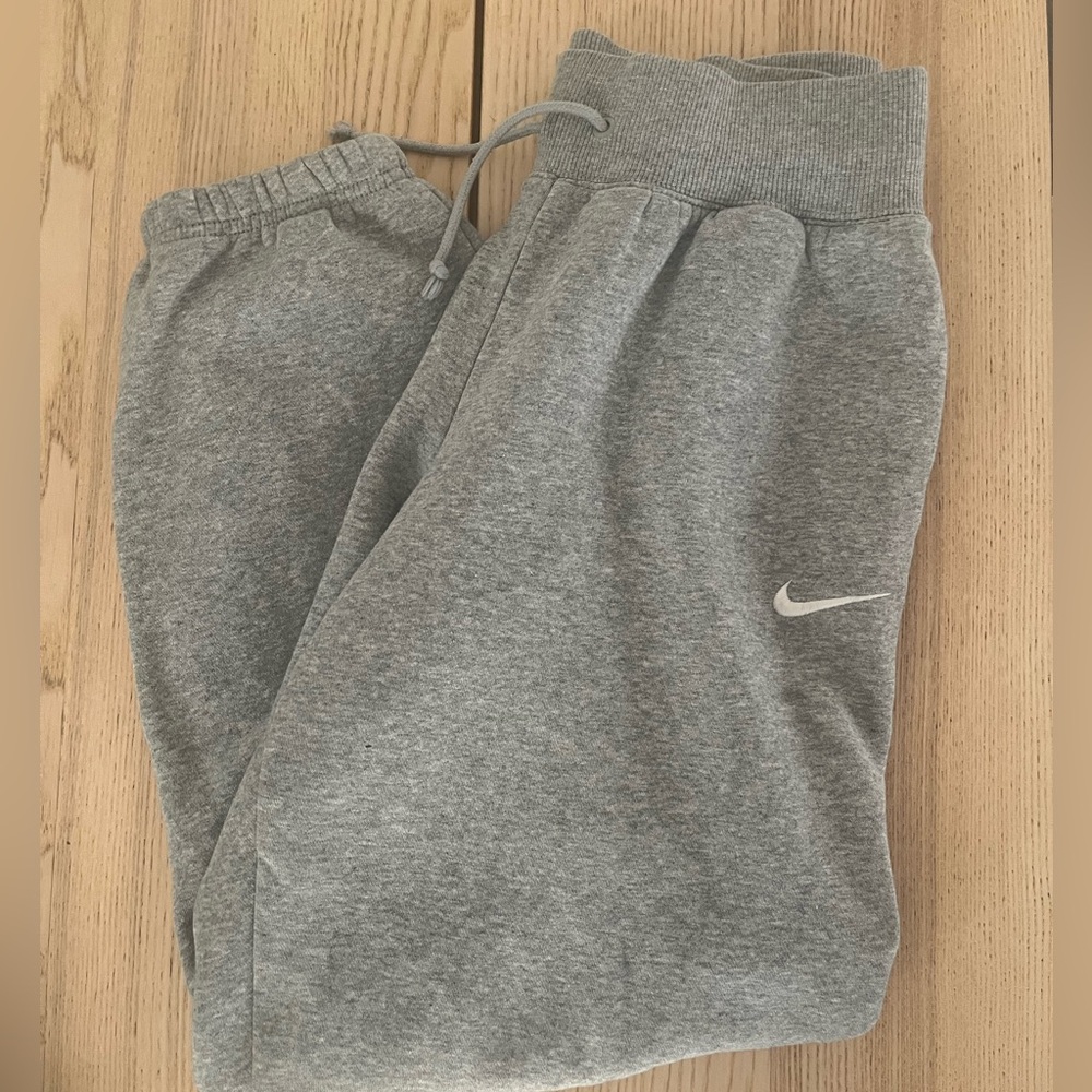 Baggy Gray Nike Sweatpants S